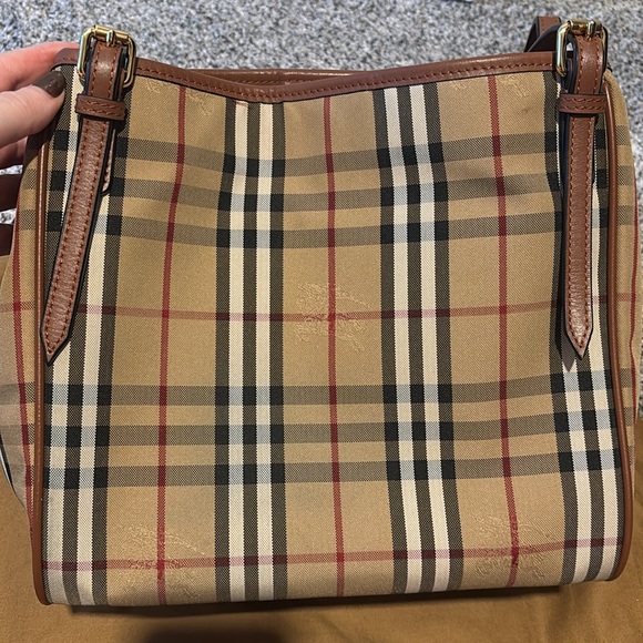 Burberry Beige Checkered Women's Bag - Picture 2 of 7